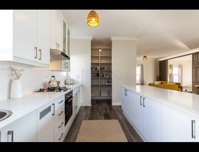 3 BEDROOM FREESTANDING FOR SALE IN SUNNINGDALE